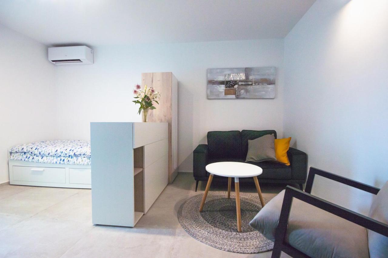 Studio Apartman Irma Cervar Пореч Экстерьер фото